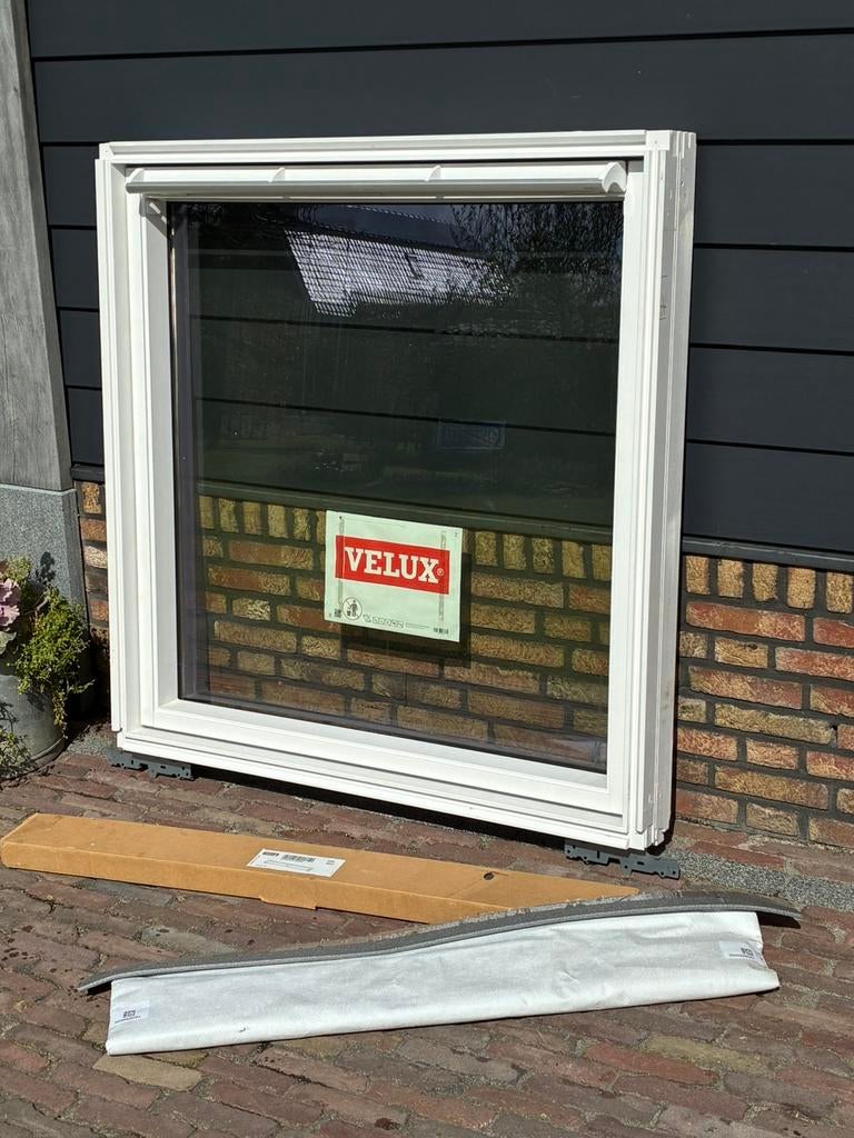 VELUX SK06 nieuw dakraam kantelraam zolderraam, 80 tot 120 cm, 80 tot 120 cm, Nieuw, Ophalen of Verzenden