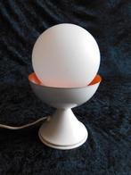 Vintage diabololampje, wit metaal met oranje binnenkant en m, Ophalen of Verzenden, Huis en Inrichting