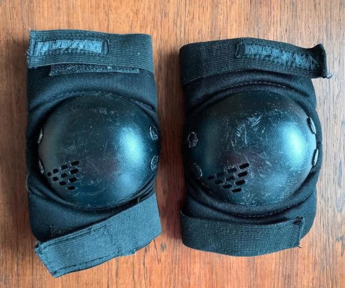 Zwarte kniebeschermers kind; Nijdam; skaten, skeeleren, Kinderen, Ophalen of Verzenden, Bescherming, Verstelbaar