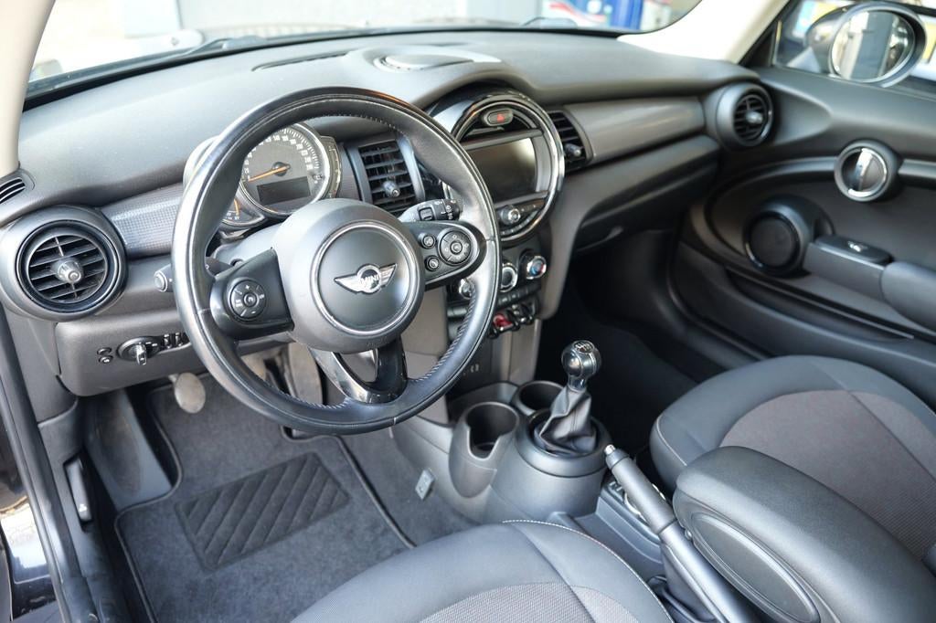 Mini Mini 1.5 Cooper Business Navi|LM velgen|NL auto, Auto's, Mini, Voorwielaandrijving, Gebruikt, Euro 6, 4 stoelen