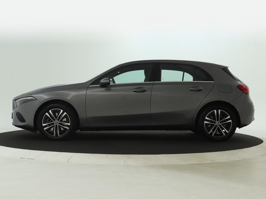 Mercedes-Benz A-Klasse 250 e Star Edition | Trekhaak | Dodeh, 12 maanden, 15 kWh, Leder en Stof, Bedrijf