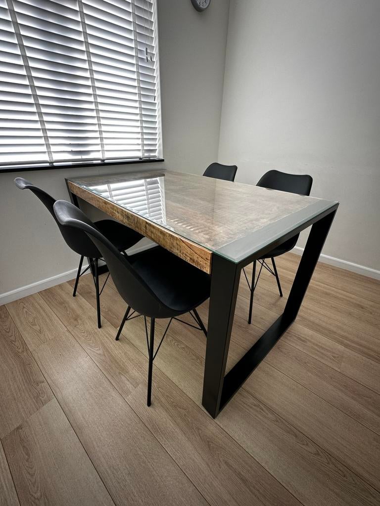 Industriële eettafel mangohout 80x140cm, 100 tot 150 cm, 50 tot 100 cm, Zo goed als nieuw, Vier personen