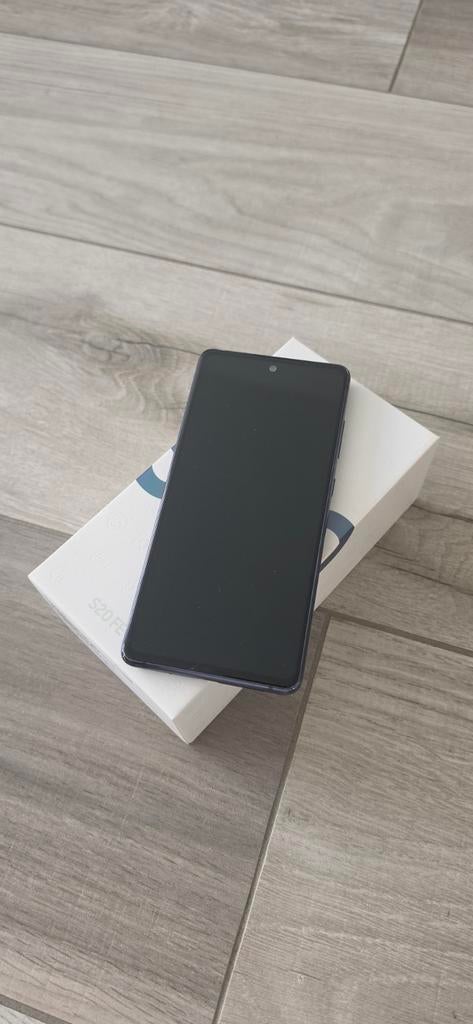 Samsung S20FE 5G 128GB Cloud Navy - Lichte kras op scherm, Telecommunicatie, Mobiele telefoons | Samsung, Ophalen, Gebruikt, Galaxy S20