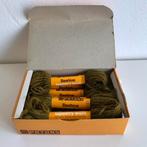 Borduurwol Patons Beehive, kleur 2663, originele doos, Ophalen of Verzenden, Nieuw, Handborduren, Borduurgaren of Zijde