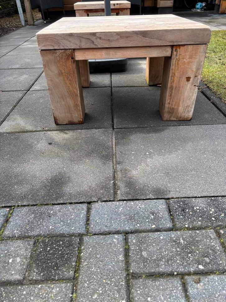 Houten tuintafel 2 stuks Teak 60x60x35, Tuin en Terras, Tuintafels, Gebruikt, Vierkant, Hout, Ophalen