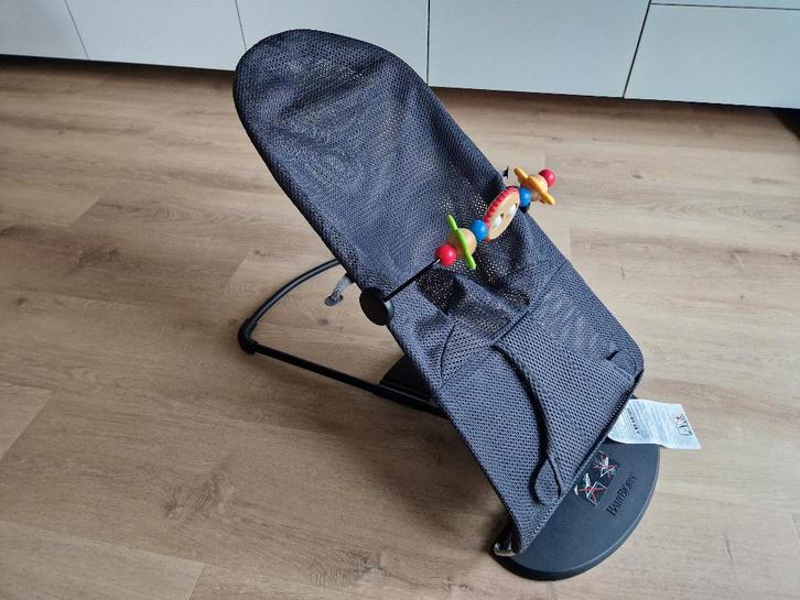 Baby Bjorn wipper + speelboog, Kinderen en Baby's, Wipstoeltjes, Zo goed als nieuw, Wipstoel, Overige merken, Met gordel(s) of riempje(s)