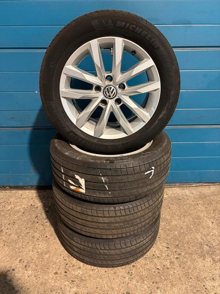 Originele Volkswagen Golf 16 inch set inclusief Zomerbanden, Auto-onderdelen, Banden en Velgen, Banden en Velgen, Zomerbanden