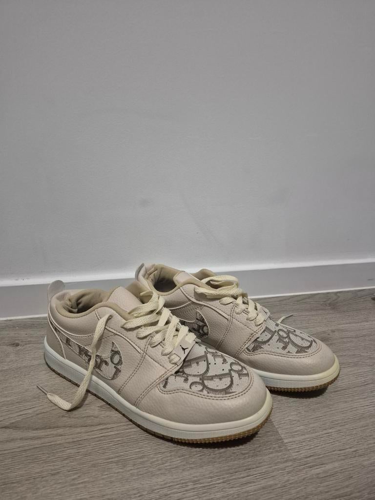 Air Jordan 1 Low Samenwerking tussen Nike en Dior, Kleding | Heren, Schoenen, Ophalen of Verzenden, Nieuw