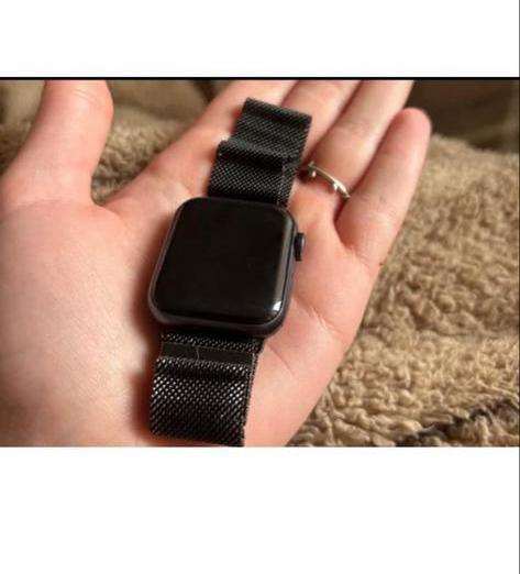 Apple Watch SE, Sieraden, Tassen en Uiterlijk, Smartwatches, Gebruikt, iOS, Zwart, Afstand, Waterdicht, Ophalen of Verzenden