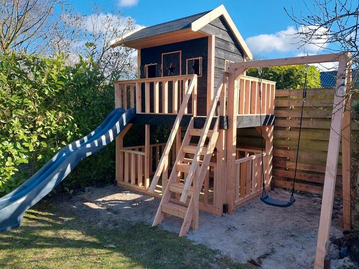 Douglas Speelhuis Zwart met Glijbaan, Schommels & Klimwand, Kinderen en Baby's, Speelgoed | Buiten | Speelhuisjes, Nieuw, Hout