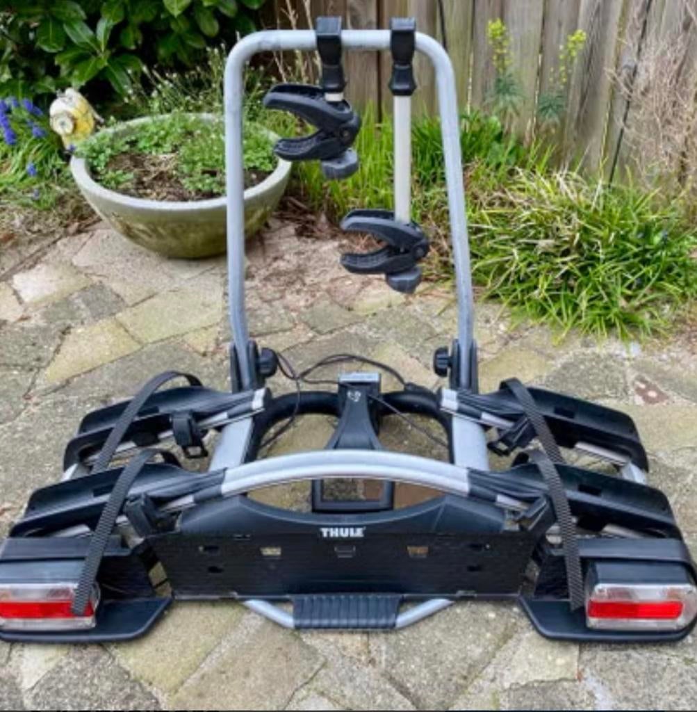 Thule EuroWay G2 921 fietsendrager - kantelbaar, 7/13-polig, Ophalen, Elektrische fiets, Zo goed als nieuw, 2 fietsen