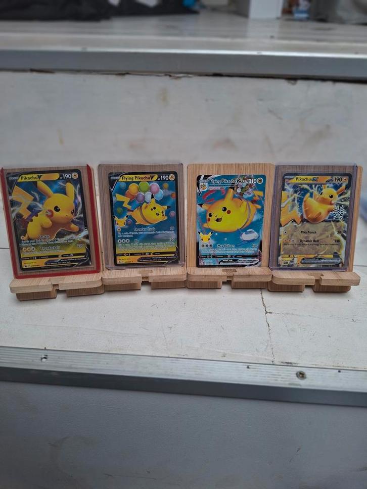 Pikachu Pokémon kaarten 4 stuks, Hobby en Vrije tijd, Verzamelkaartspellen | Pokémon, Meerdere kaarten, Ophalen of Verzenden