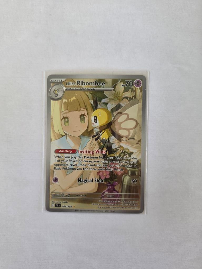 Lillie's Ribombee Pokémon Kaart - Full Art Trainer Gallery, Ophalen of Verzenden, Zo goed als nieuw, Losse kaart