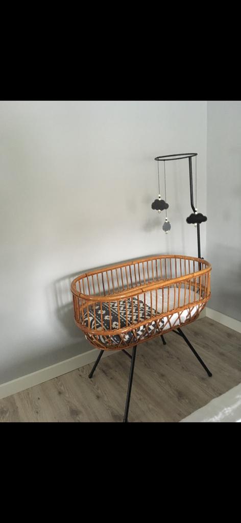 Rotan vintage babywieg, Ophalen, Zo goed als nieuw, Wieg