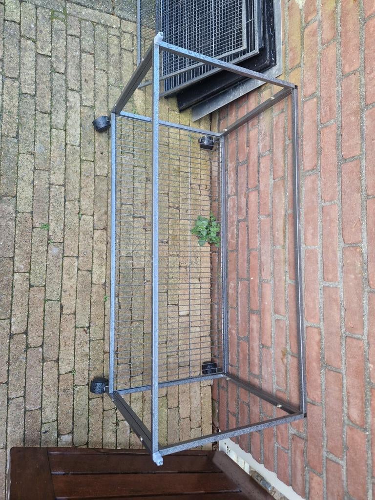 GRATIS AFHALEN Onderstel Vogelkooi, Ophalen, Metaal, Vogelkooi