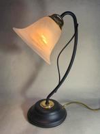 Vintage massive Tafellamp met Glazen Kap - Gebogen Metaal, Gebruikt, Vintage, Klassiek, Art Nouveau, Ophalen of Verzenden, Glas