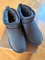 Uggs Mini - Maat 39 - Grijs, Lage of Enkellaarzen, Nieuw, Ophalen of Verzenden, Grijs