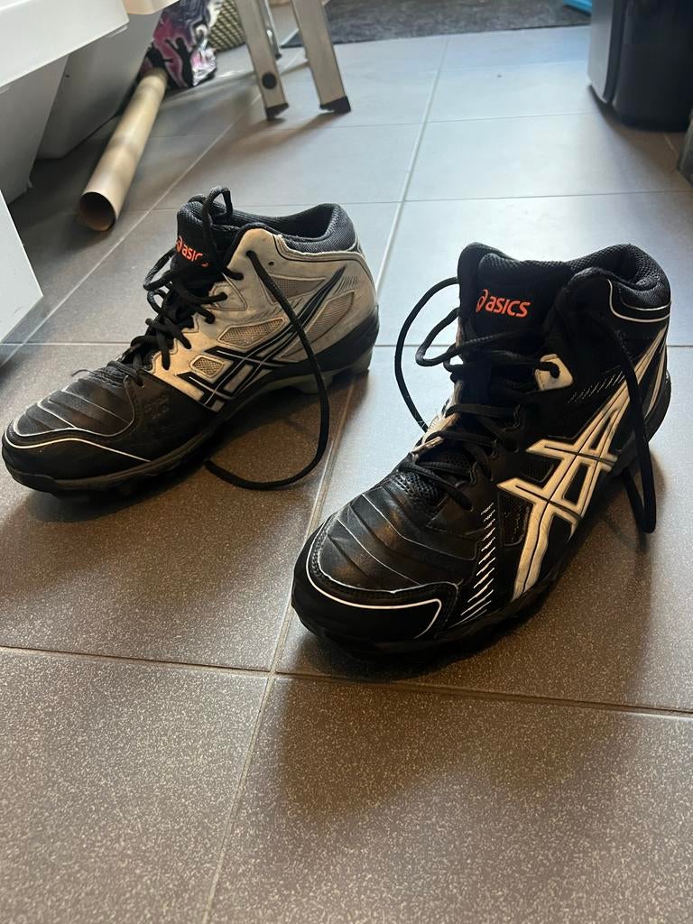 Asics Buitenschoenen maat 41,5, Sport en Fitness, Korfbal, Ophalen of Verzenden, Gebruikt, Schoenen