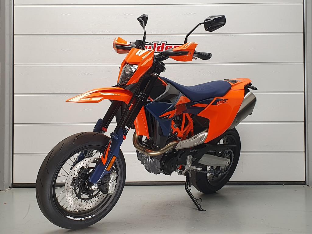 KTM 690 SMC-R KTM 690 SMC-R (bj 2026), Motoren, Motoren | KTM, KTM, Bedrijf, Sluisweg 20
6581 KA  Malden, NL, Info@KTM.nl
