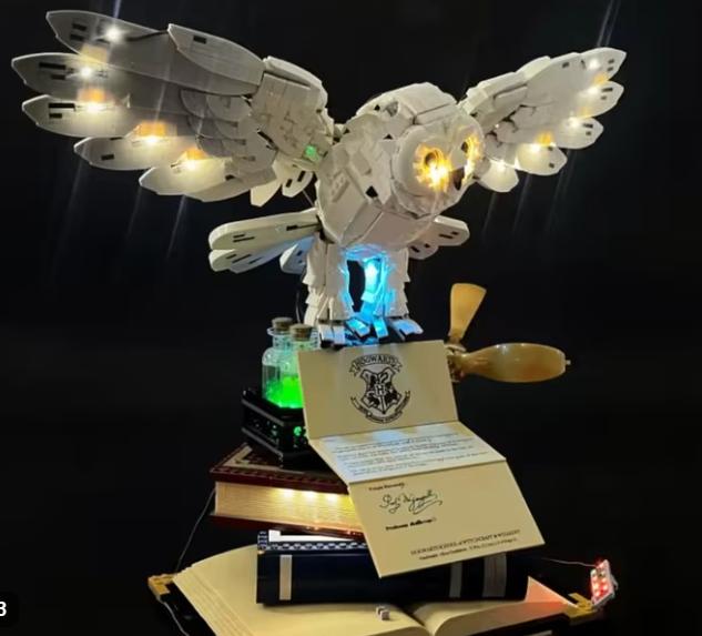 Lego Zweinstein Iconen (uil) met verlichting en boek., Ophalen of Verzenden, Zo goed als nieuw, Complete set, Lego