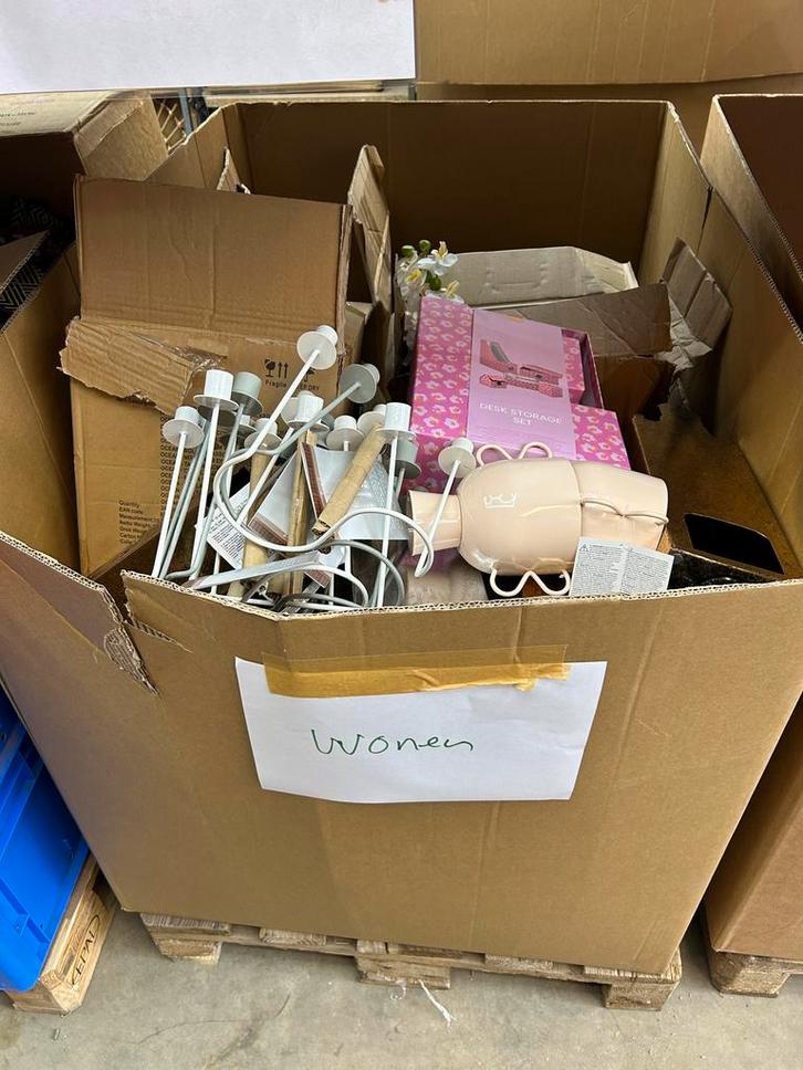 Partijen en pallets met tuin en wonen, Diversen, Rommelmarktspullen, Ophalen of Verzenden