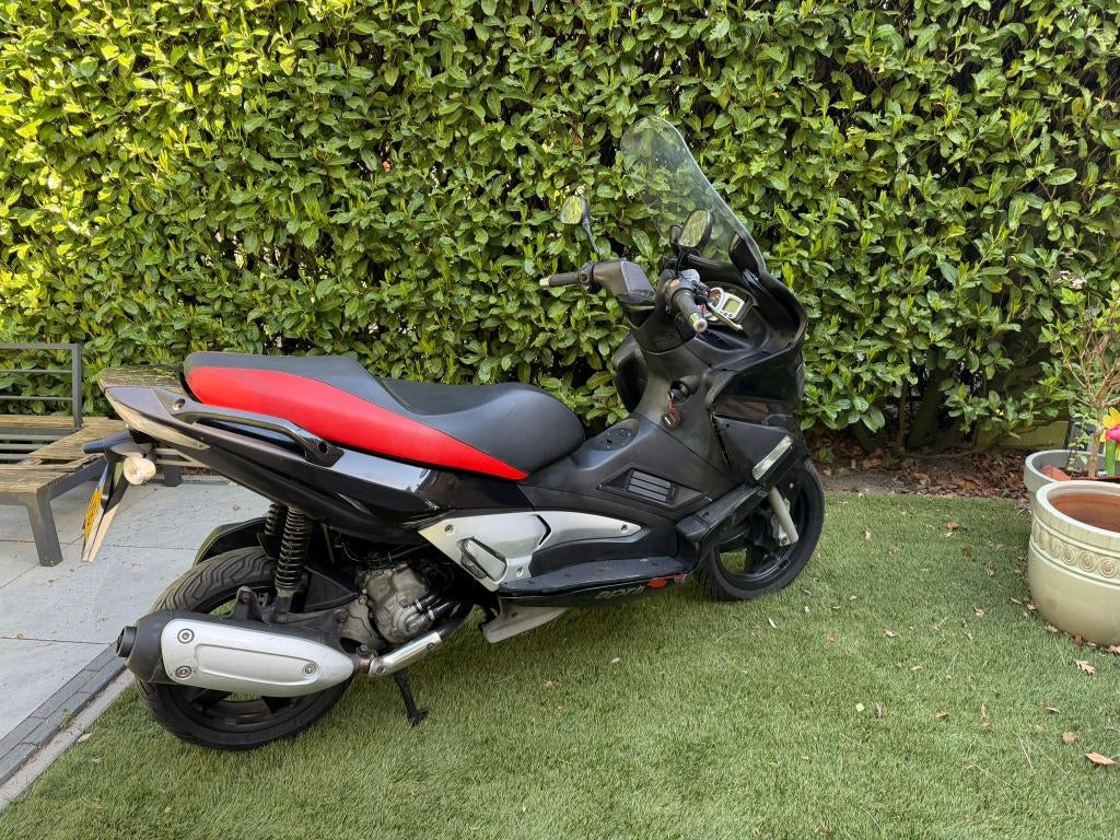 Aprilia SR Max 300 motor Scooter, Motoren, Motoren | Aprilia, Scooter, Particulier, Minimaal motorrijbewijs A2, Automaat