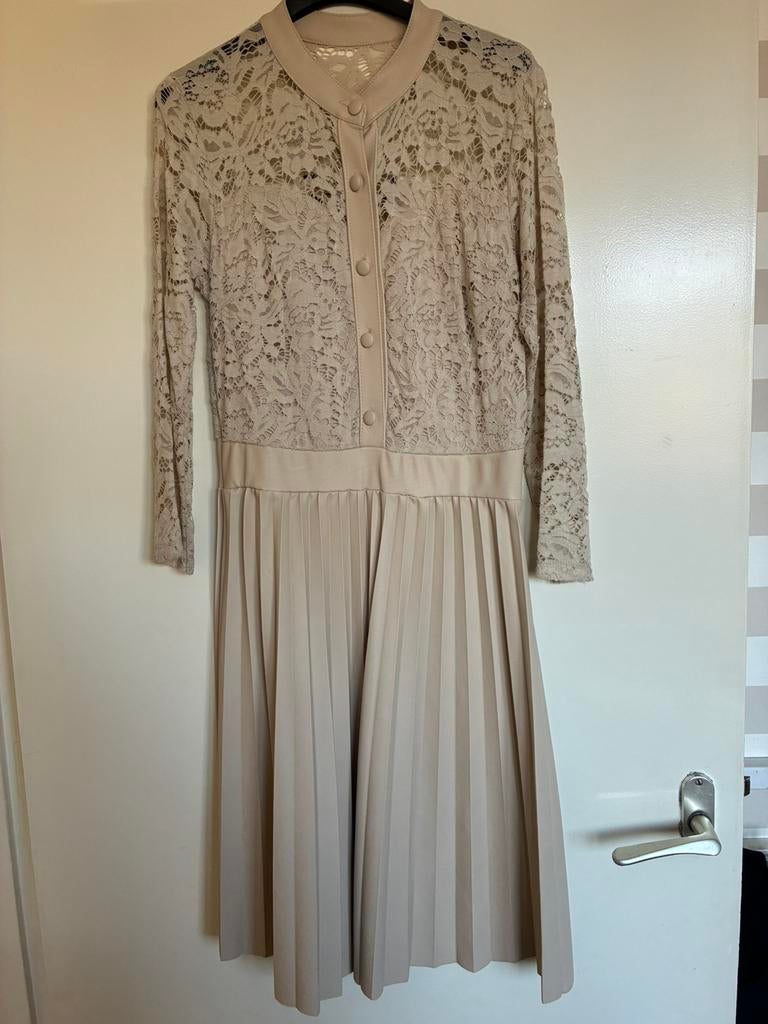 Beige jurk bruiloft, Kleding | Dames, Beige, Ophalen of Verzenden, Zo goed als nieuw, Knielengte