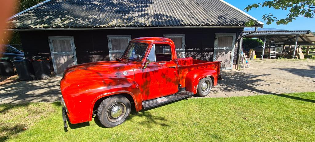 Ford  F100 uit 1955 Rood, Auto's, Automaat, Achterwielaandrijving, 8 cilinders, Overige kleuren
