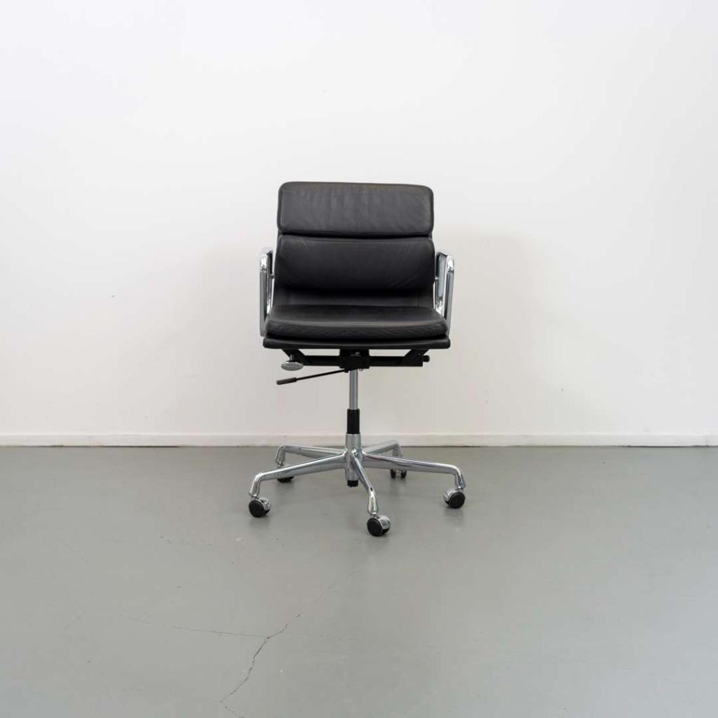 22x Vitra EA 217 bureaustoel Softpad Zwart - Chroom, Niet ingevuld, Zwart, Niet ingevuld, Zo goed als nieuw