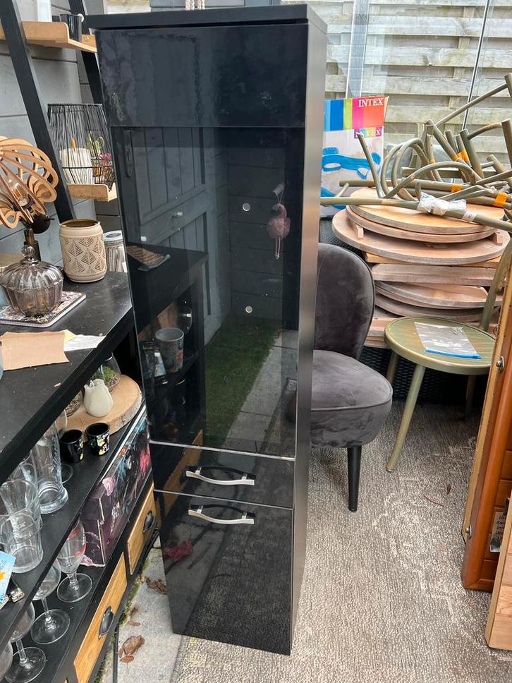 RIO hoogglans zwart Badkamermeubel / badkamerkast met glas, Huis en Inrichting, Badkamer | Badkamermeubels, Zo goed als nieuw