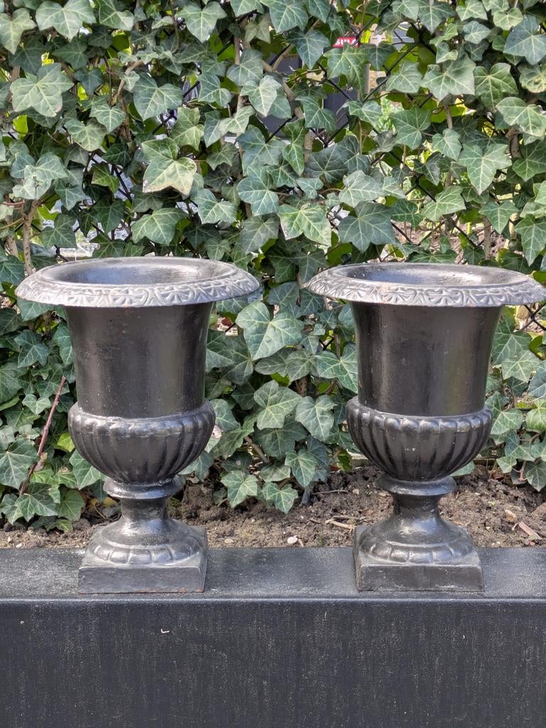 2 Gietijzeren franse vazen, Tuin en Terras, Tuinvazen, Ophalen