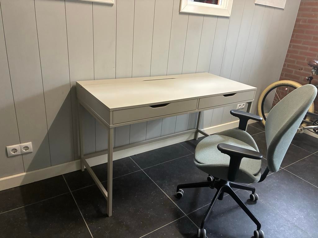 IKEA Alex bureau met IKEA Hattefjall stoel, Huis en Inrichting, Ophalen, Gebruikt, Scandinavisch, Hout