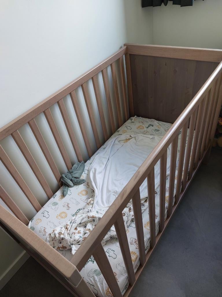 Mooi houten ledikantje voor baby of peuter, Kinderen en Baby's, Babywiegjes en Ledikanten, Ophalen, Gebruikt, Ledikant