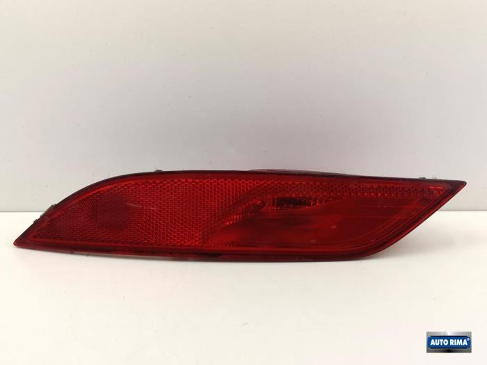 Bumper reflector links-achter van een Volvo V40