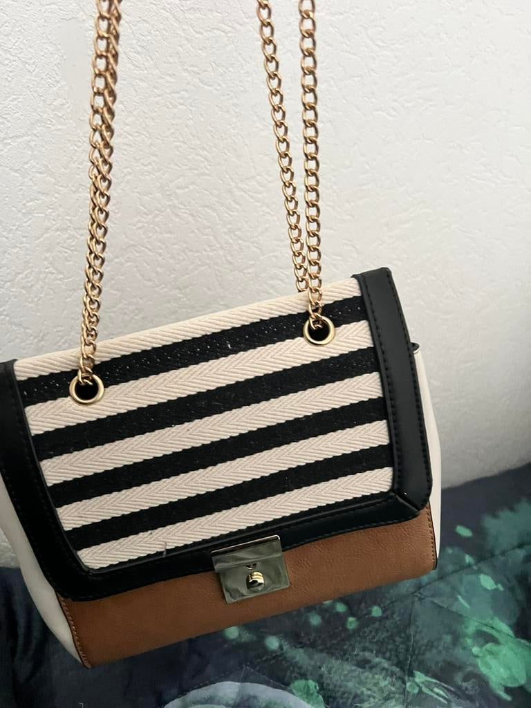 Schouder tas nieuw, Sieraden, Tassen en Uiterlijk, Tassen | Damestassen, Ophalen of Verzenden, Nieuw, Bruin, Schoudertasje