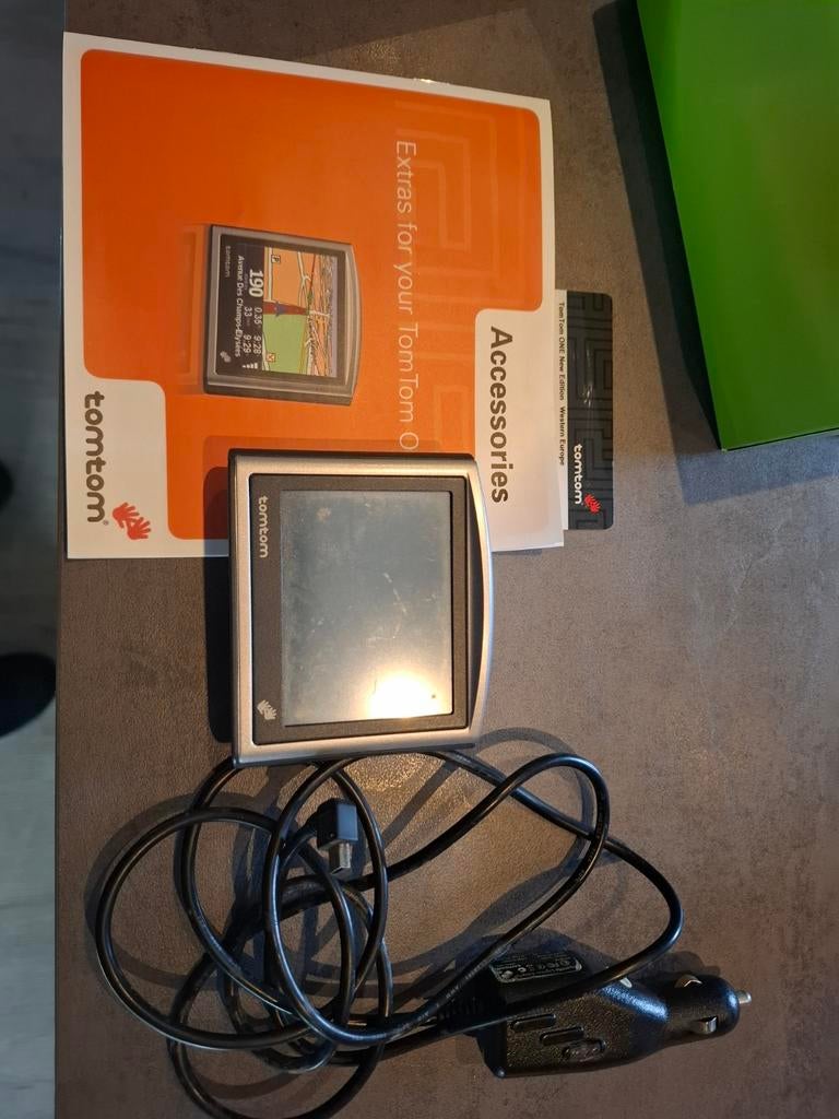 TomTom navigatiesysteem met accessoires, Ophalen of Verzenden, Gebruikt