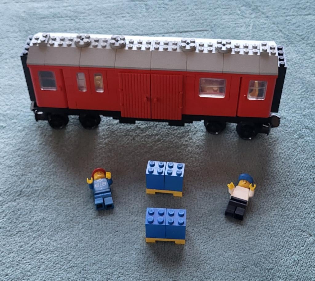 Lego trein Post wagon met pallets + poppetjes (set 7820), Compleet, Gebruikt, Lego, Ophalen of Verzenden
