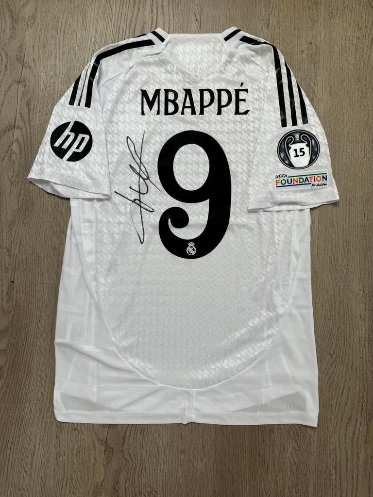 Gesigneerd shirt Kylian Mbappe, Verzamelen, Sportartikelen en Voetbal, Ophalen of Verzenden, Zo goed als nieuw, Buitenlandse clubs