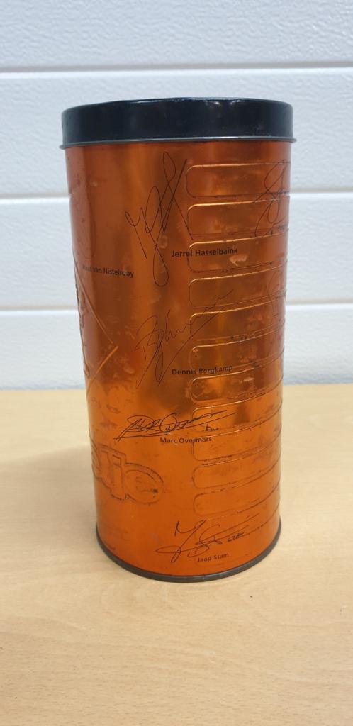 bolletje beschuitbus oranje voetbal retro 2000, Ophalen of Verzenden, 'T Olde Gre-j, Info@toldegrej.nl, Endepoelstraat 20f Didam