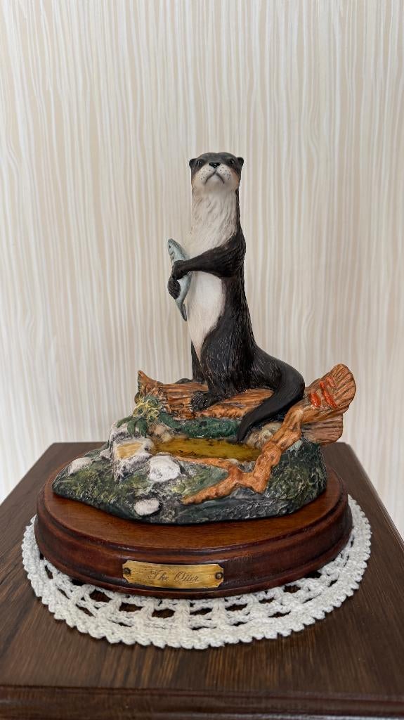 Royal Doulton Otter–Wildlife Collection-1989-Verzamelobject., Ophalen, Zo goed als nieuw, Porselein, Kop en/of schotel