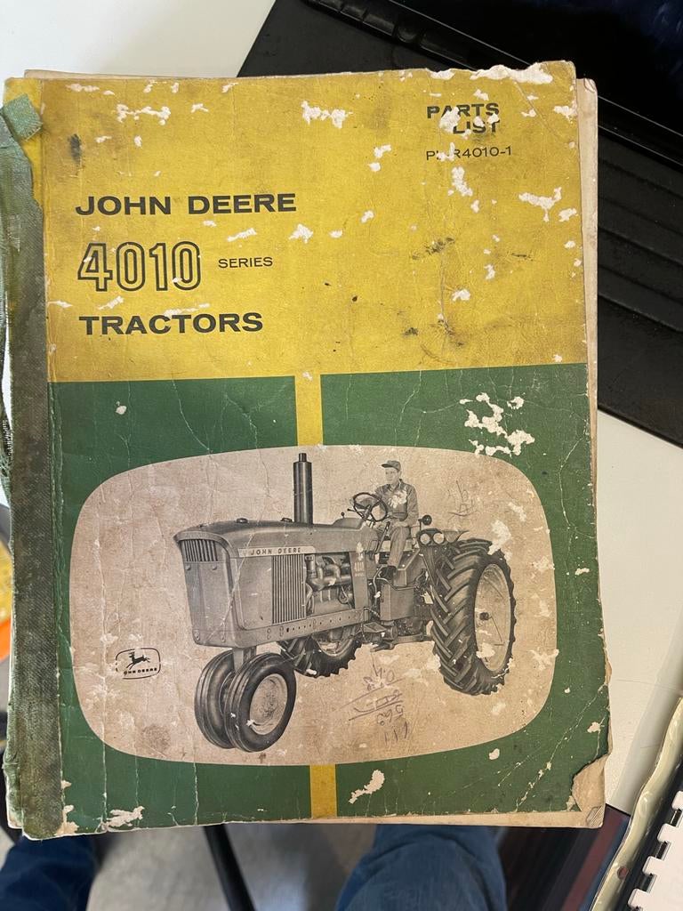 John Deere 4010 Tractoren Onderdelenlijst, Ophalen of Verzenden, Gelezen