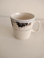 Mok met koeienprint -Wiebe van der Zee Zo goed als nieuw, Ophalen of Verzenden, Zo goed als nieuw, Overige stijlen, Kop(pen) en/of Schotel(s)