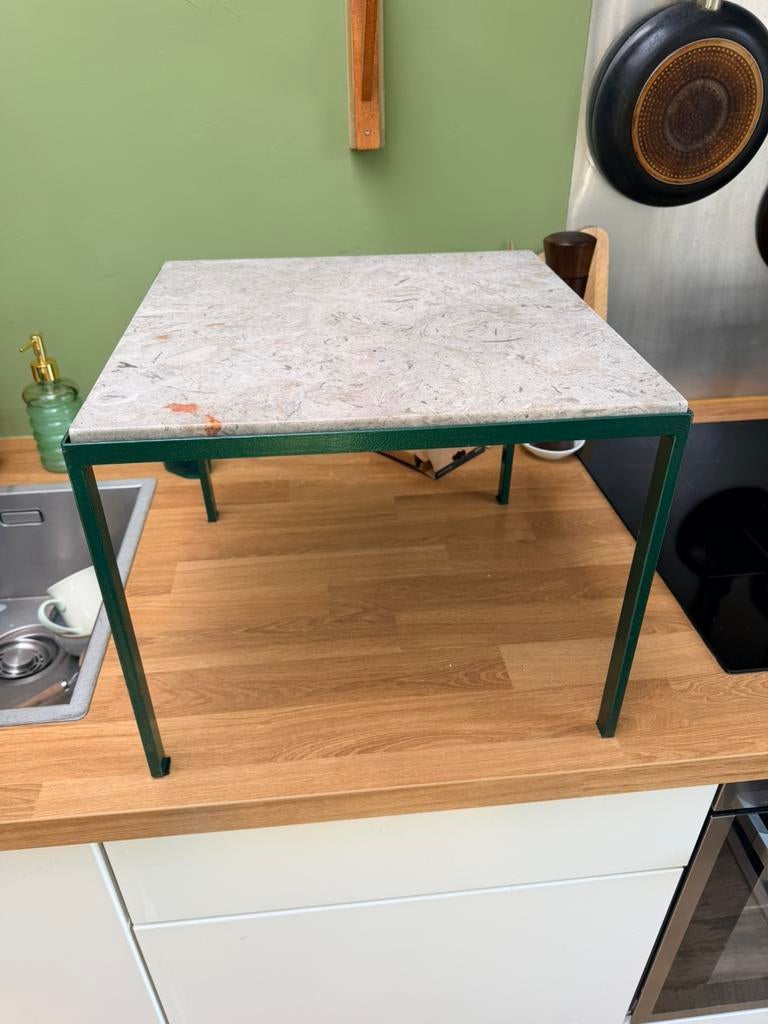 Bijzettafel / bloementafeltje ., Huis en Inrichting, Tafels | Bijzettafels, Ophalen, Minder dan 45 cm, Minder dan 55 cm, Vierkant