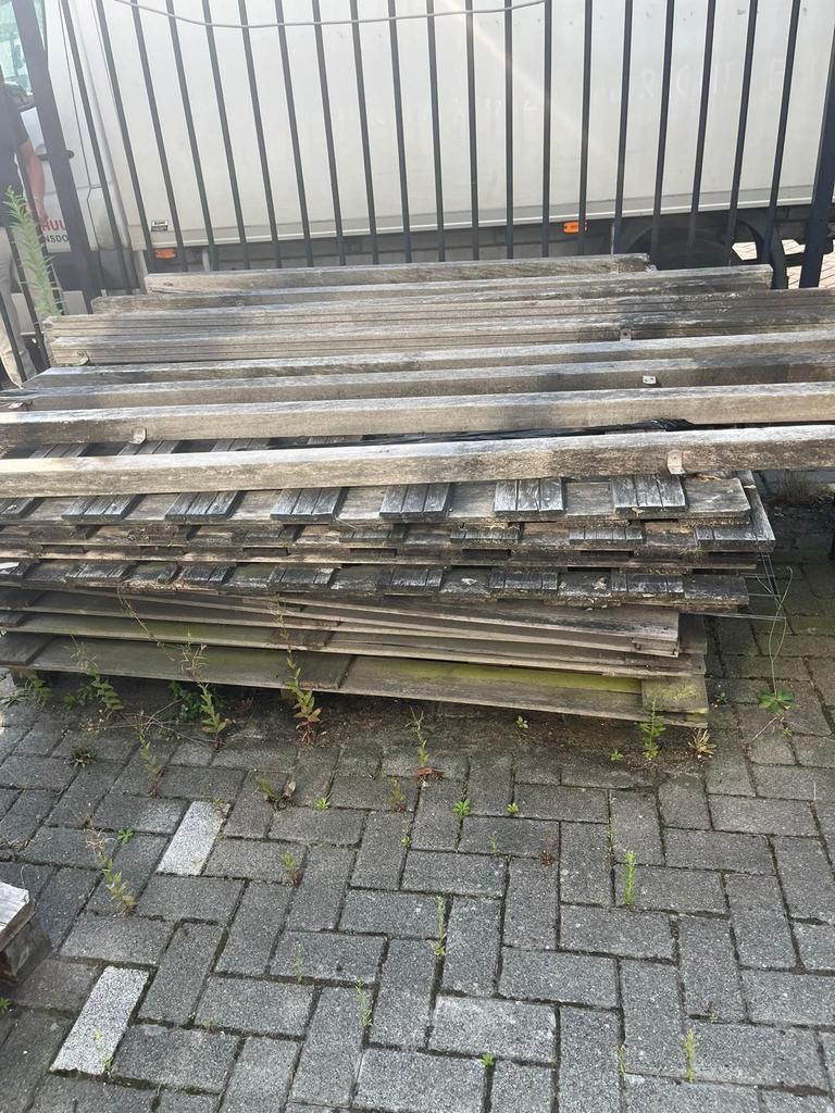Schuttingen met palen hardhout, Ophalen, Gebruikt, Palen, Hardhout