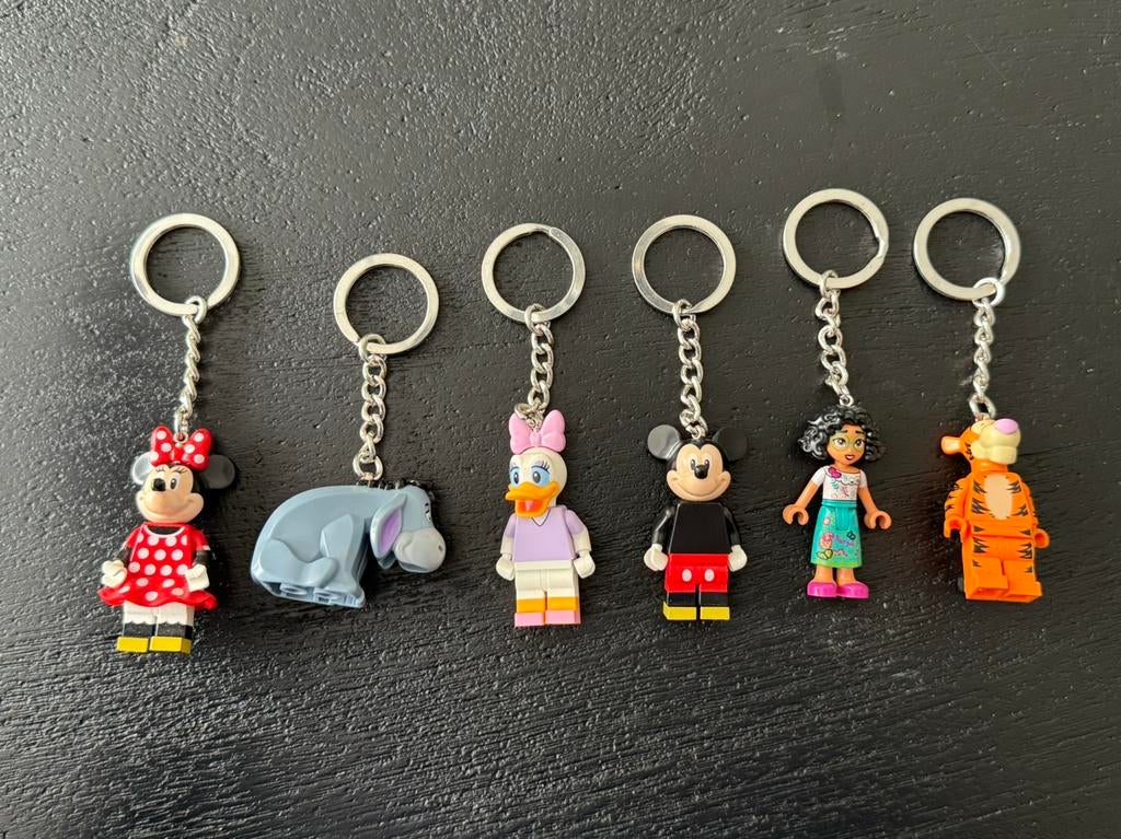 6 lego Disney sleutelhangers, Kinderen en Baby's, Speelgoed | Duplo en Lego, Lego, Ophalen of Verzenden, Zo goed als nieuw, Disney