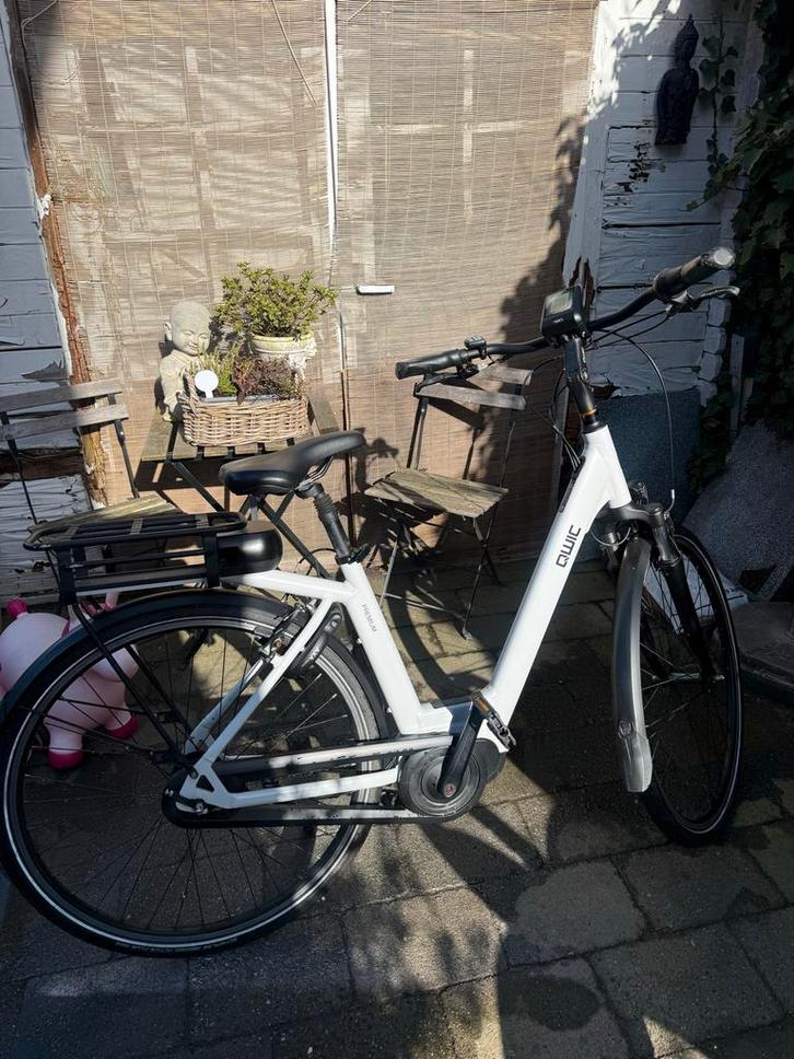 Qwic Premium e-bike met nieuwe accu (start niet), Fietsen en Brommers, Elektrische fietsen, Gebruikt, Qwic, Ophalen