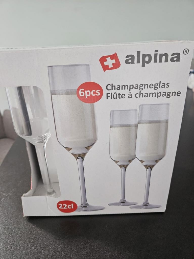 Champagne glazen 6 stuks nieuw in doos, Ophalen of Verzenden, Nieuw, Overige typen