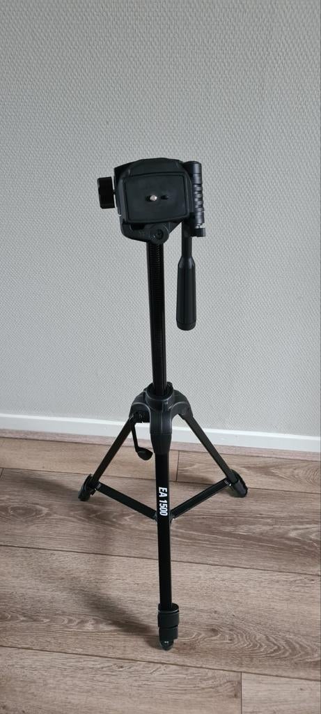 Nette, gebruikte driepoot statief voor fotografie en video, Ophalen of Verzenden