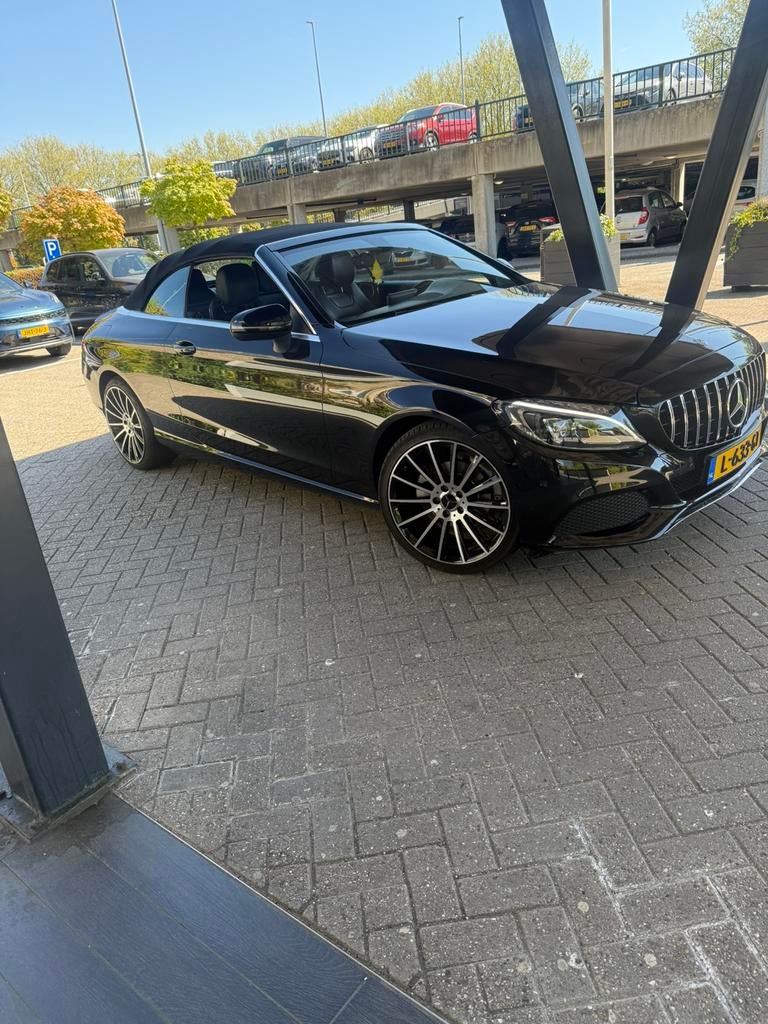 Mercedes-Benz C-Klasse C180 156pk 9G-TRONIC 2017 Zwart, Auto's, Mercedes-Benz, Zwart, Cabriolet, 4 stoelen, Zwart