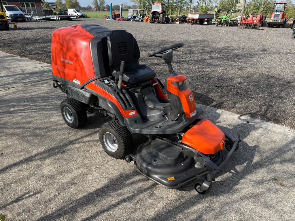 Husqvarna 318 zitmaaier / grasmaaier / gazonmaaier, Ophalen of Verzenden, Zo goed als nieuw